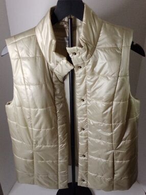 Christopher & Banks Quilted Puffer Vest in Cream